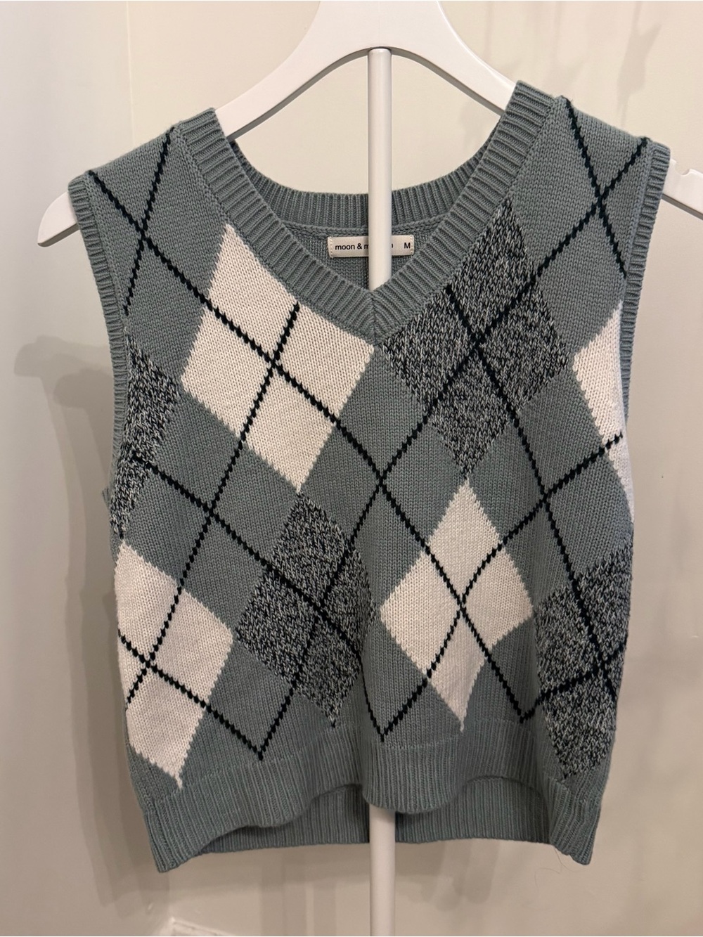 Knit Sleeveless Sweater Vest Green Blue Argyle Diamond Pattern